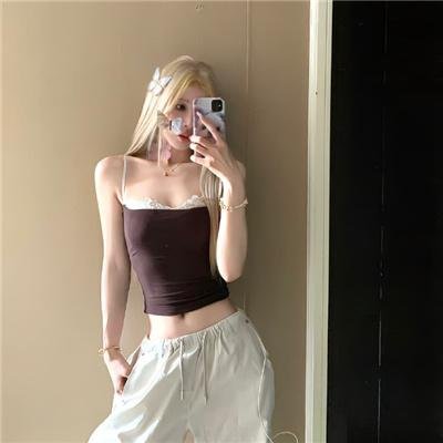 色肉毒蝎女